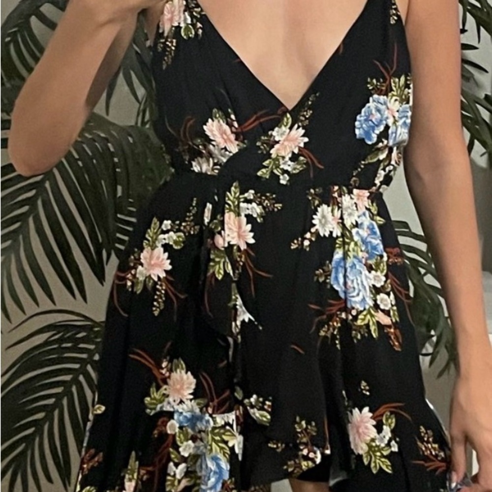 HERE COMES THE SUN -Wrap Romper - Picture 3 of 7